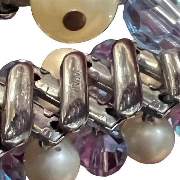 Adorable stretchy watch band type bracelet. Great Condition. Blue and pearl tone - Picture 4 of 4